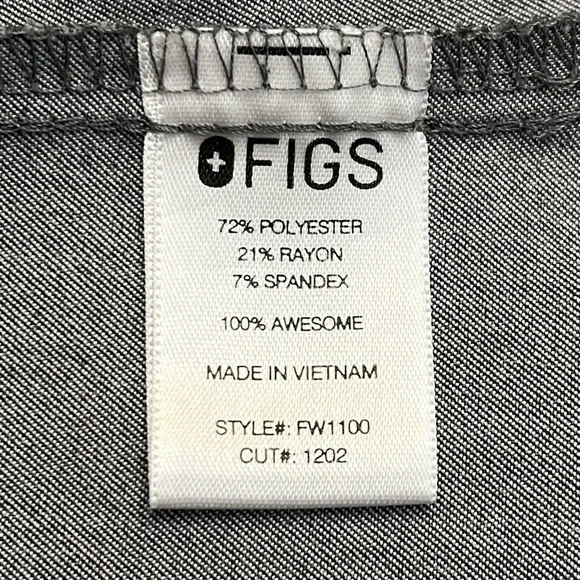 FIGS technical collection gray shirt sleeve size M ** has small imperfection ** - Picture 10 of 11